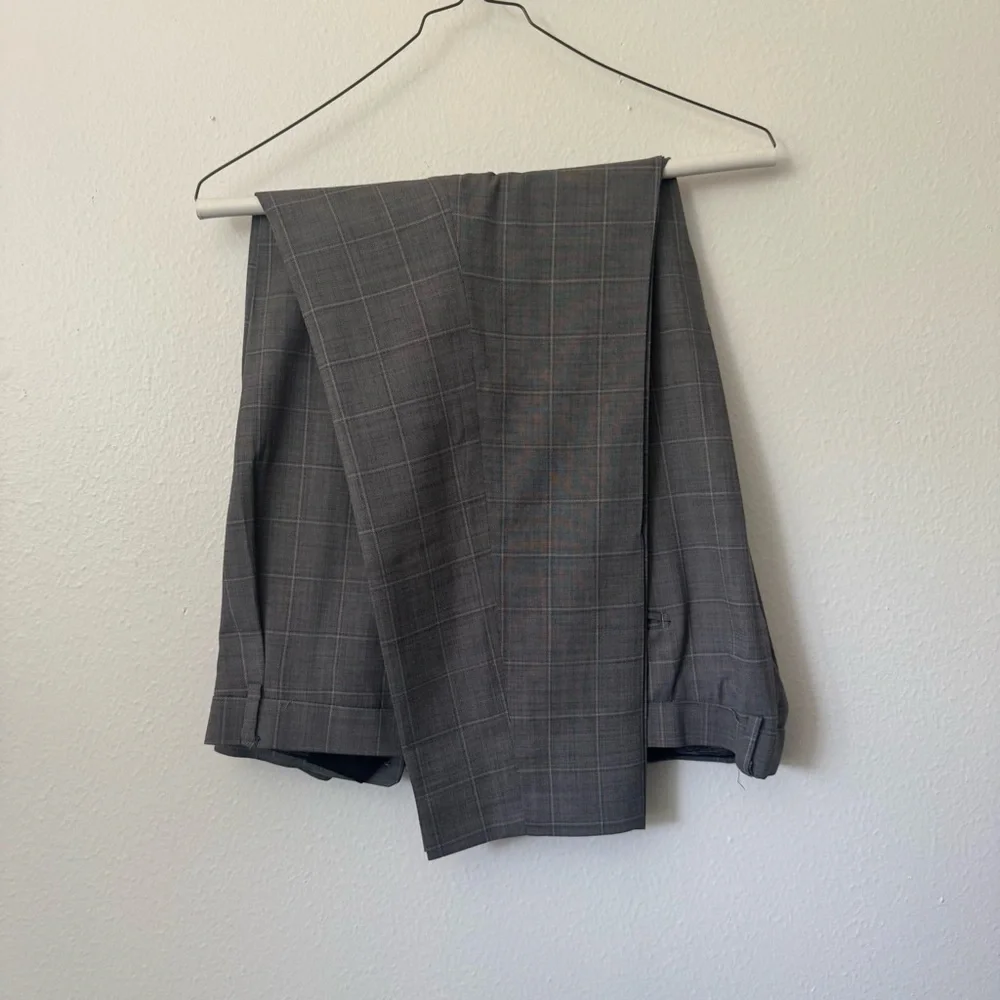 Linea Uomo Men’s Gray Checked Suit – Size 50R $85 - Picture 9 of 13